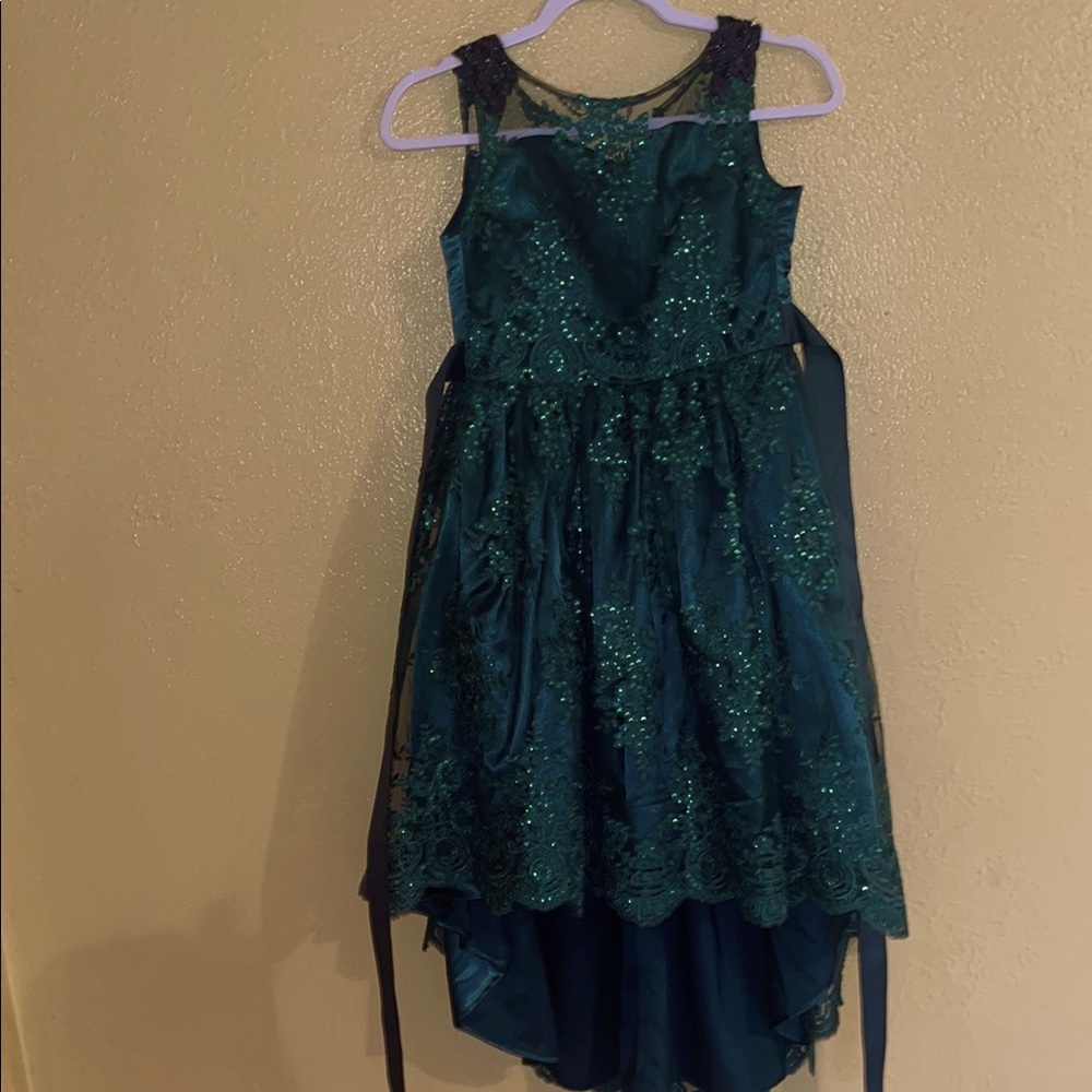 Green High-Low Sleeveless V-Neck Formal Dress